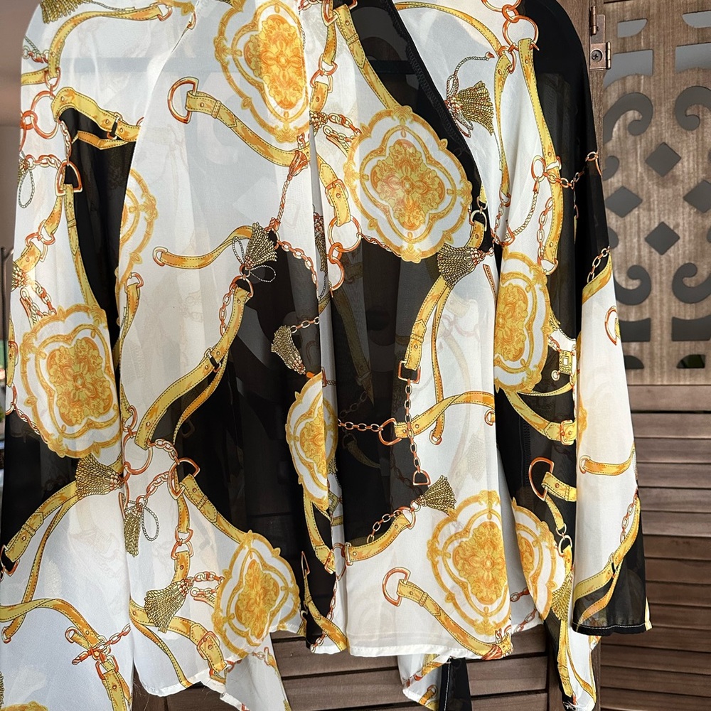 Chic Sheer Chain Print Blouse- Open Front- Size L - Picture 6 of 9